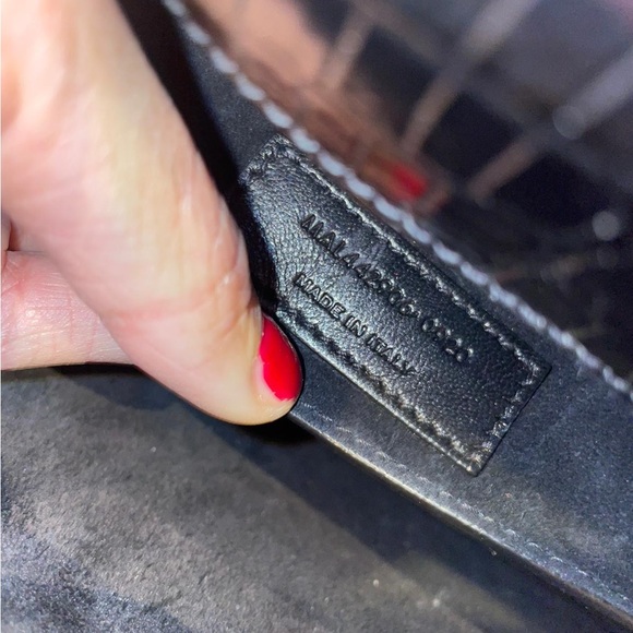 SUNSET MEDIUM CHAIN BAG IN CROCODILE-EMBOSSED SHINY LEATHER - Picture 2 of 8